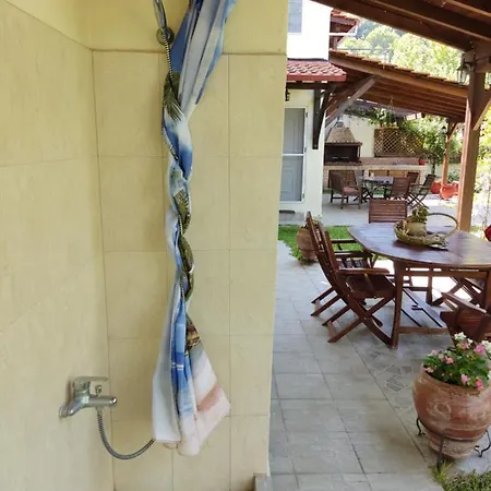 Holiday home Billias House *