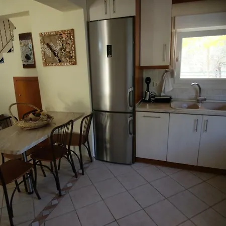 Billias House Semesterbostad *